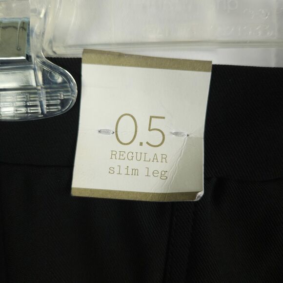 NWT Chico's .5R Womens 6 Black Pull On Stretch Slim Straight Ariana Pants - Picture 3 of 9